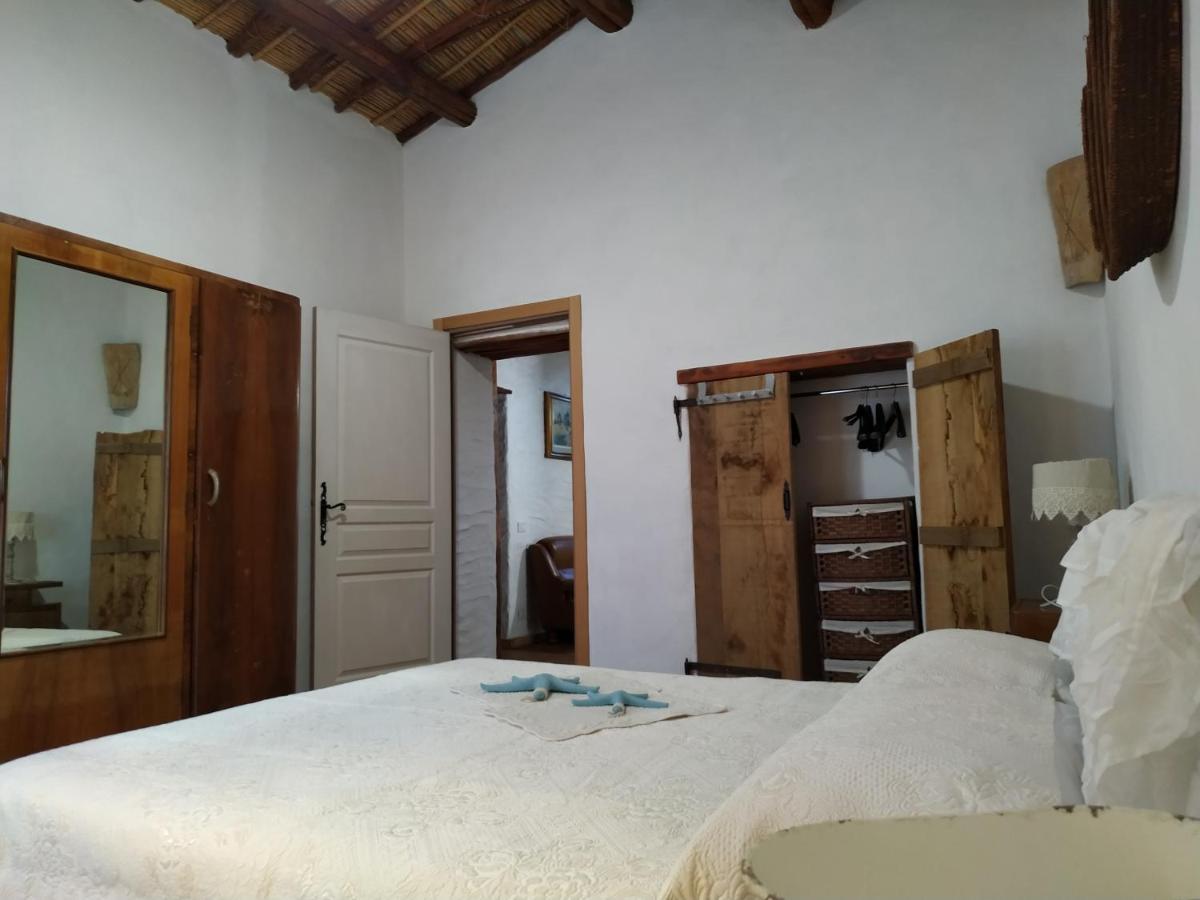 Domus Antiga Appartamenti San Giovanni Suèrgiu Екстериор снимка